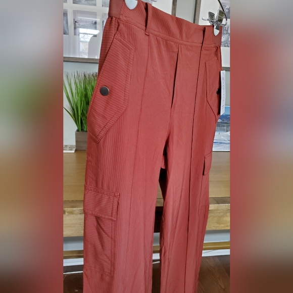 Athleta Vienna Cargo Pant Travel Pant NWT - Picture 13 of 14